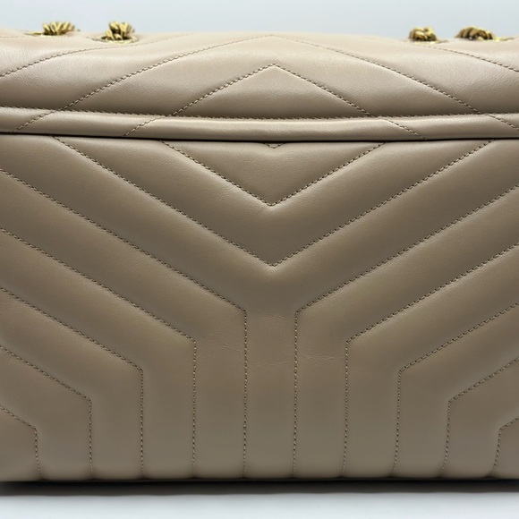 NWT and 100% AUTHENTIC SAINT LAURENT LOULOU MEDIUM BAG IN QUILTED LEATHER - Picture 3 of 13